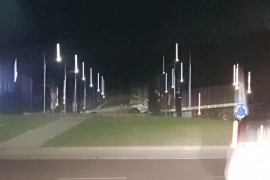 Pežoom uletio u fontanu kod Delte u Banjaluci