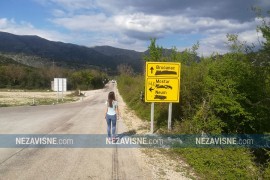 Ćirilični natpisi precrtani na putokazima u FBiH