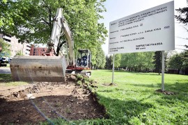 Počela gradnja trotoara i biciklističkih staza duž Istočnog tranzita