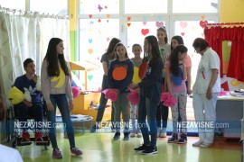 Djeca priredbom u "Zotoviću" ugostila premijera