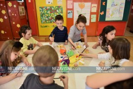 Mališani iz "Plavog čuperka" s ljubavlju ukrasili jaja