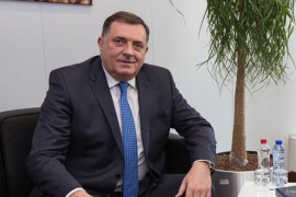 Dodik: Slaveći dan Hristovog vaskrsnuća obnavljamo i jačamo vjeru