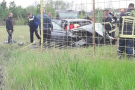 Sudar u Pelagićevu: Vatrogasci iz BMW-a izvukli zarobljenog vozača