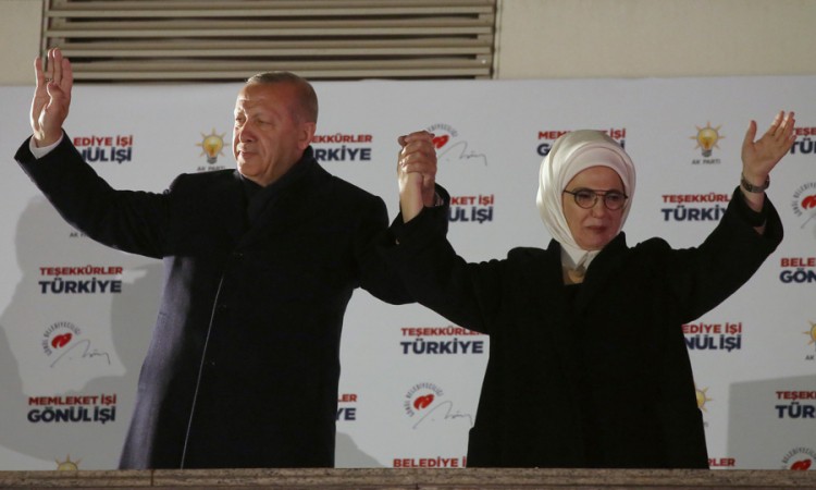 Erdoan izgubio Ankaru, u Istanbulu i jedni i drugi objavili pobjedu