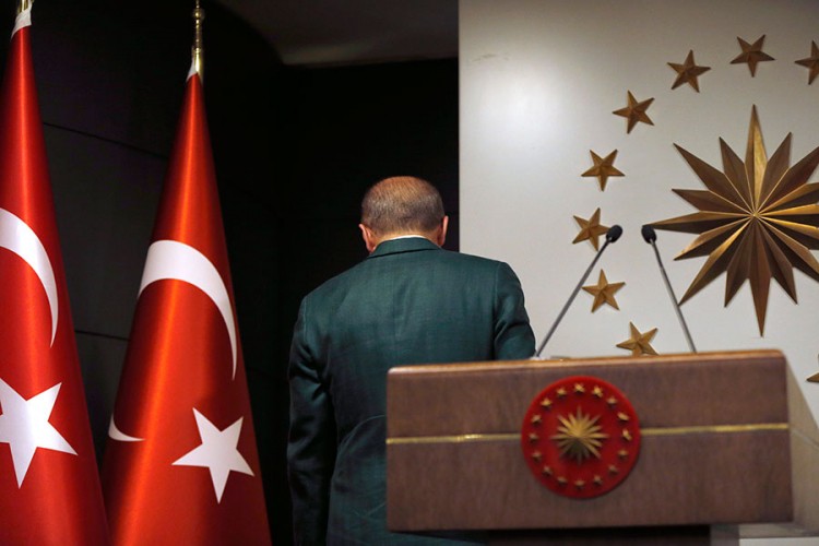 Kandidat opozicije vodi u Istanbulu, Erdoan priznao poraz?