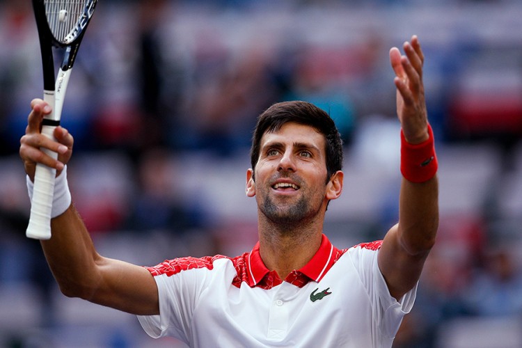 Novak se moli svako jutro i pomaže pravoslavnoj crkvi u Nici