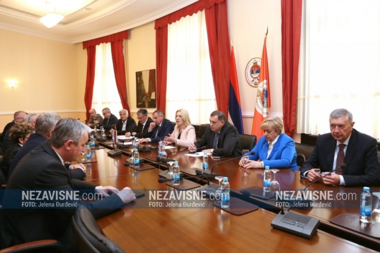 Počeo sastanak u Palati Republike