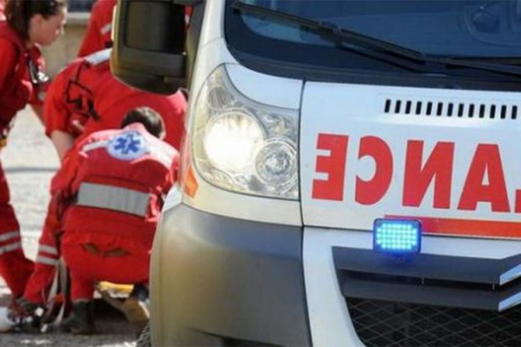 Preminula djevojčica iz Drvara koja je pokrenula auto, majka još u bolnici
