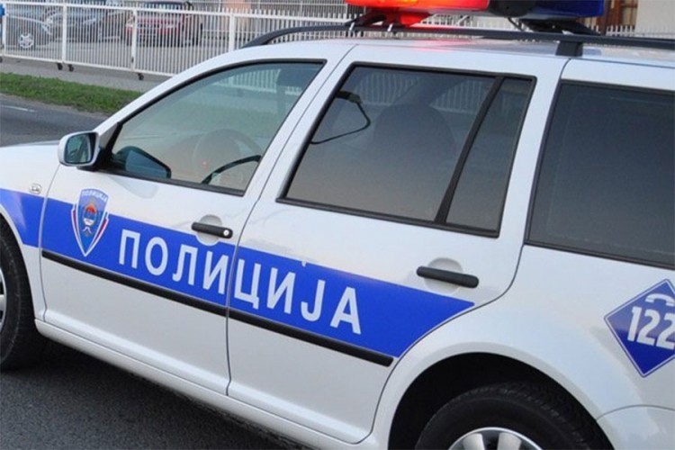 U sudaru mopeda i automobila povrijeđena dva mladića