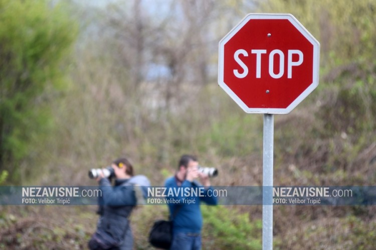 Ne stišavaju se reakcije: Vlast brani zakon, novinari profesiju