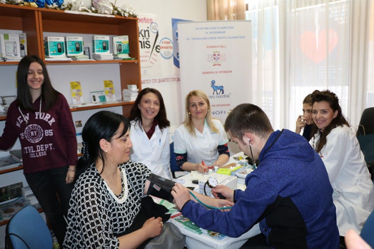"Sanioptik" cijele sedmice mjeri vid i sluh