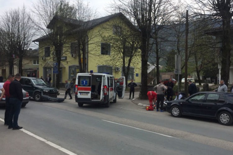 Sudar džipa i motocikla u Kotor Varošu, povrijeđen Panto Bojić