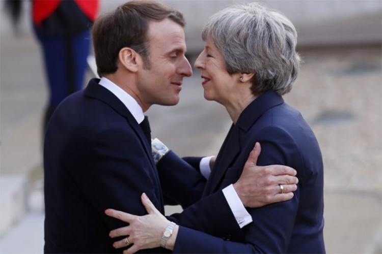 Merkel: Moguće odložiti Brexit do 2020; Pariz: Mnogo je godinu dana