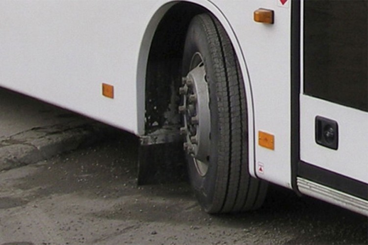Migrant pronađen ispod autobusa u Potočarima