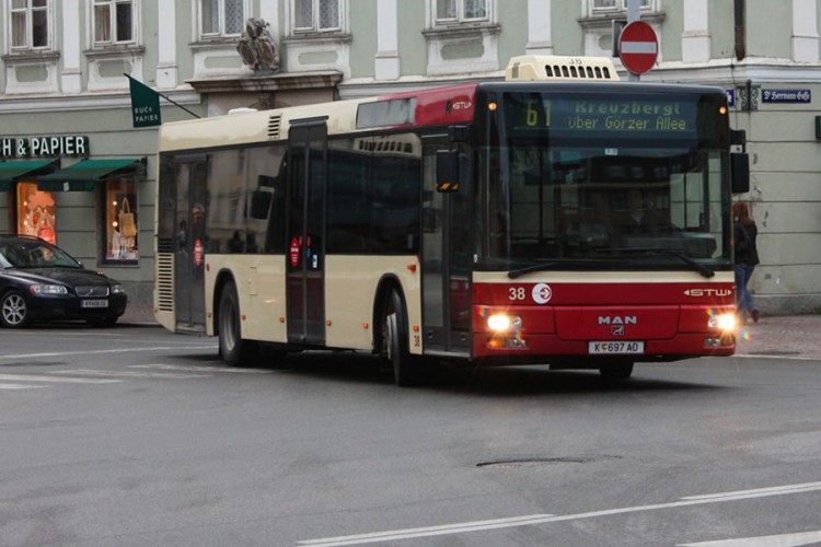 Obustavili gradski saobraćaj jer je vozač imao boginje