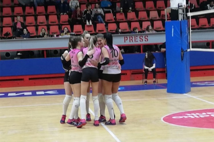 Gačanke dvokorakom u finale plej-ofa