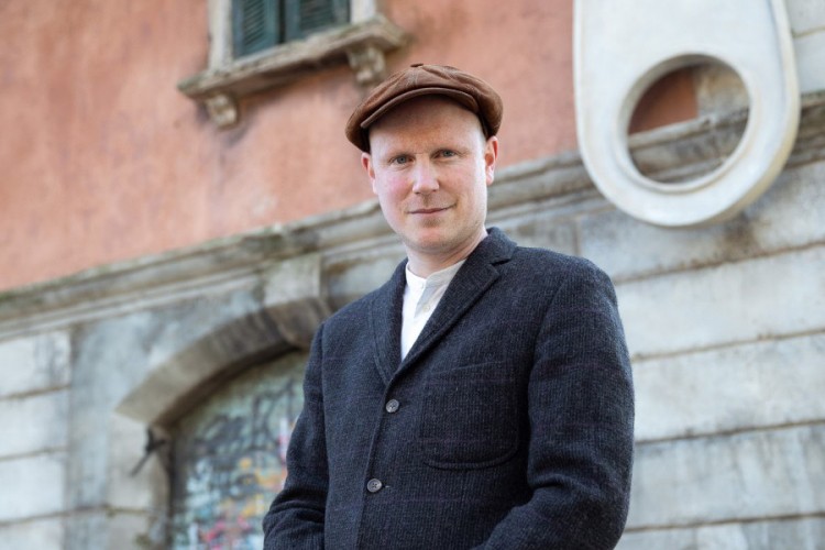 Aleks Činek za "Nezavisne": Lijepo je stvoriti nešto što zadire izvan svijeta koji poznajemo