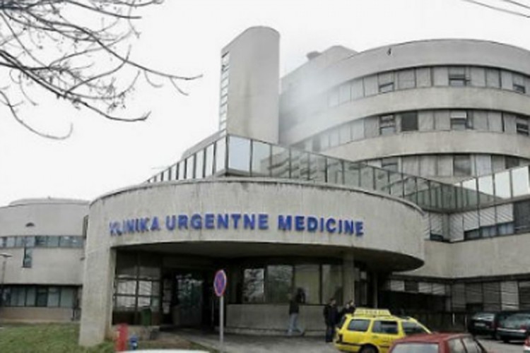Nakon nesreće radniku amputirana desna, ljekari se bore da sačuvaju lijevu ruku