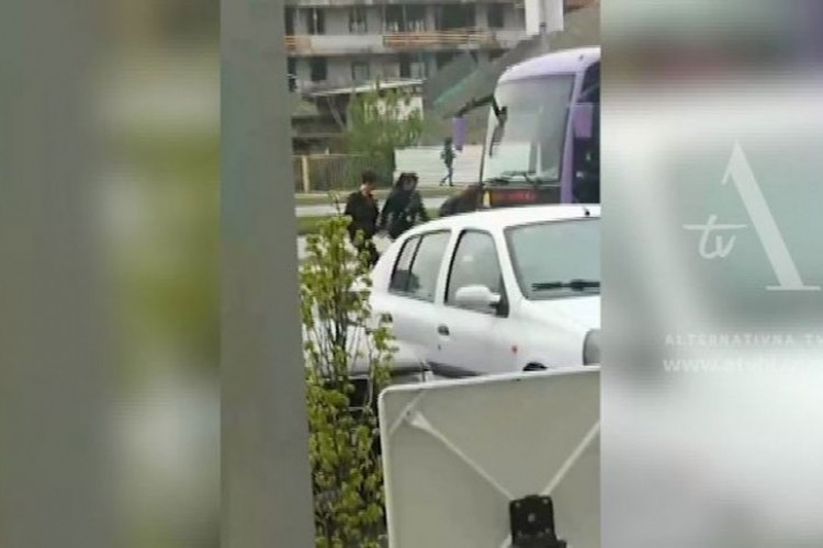 Krenule u "Deltu" pa zaigrale kolo