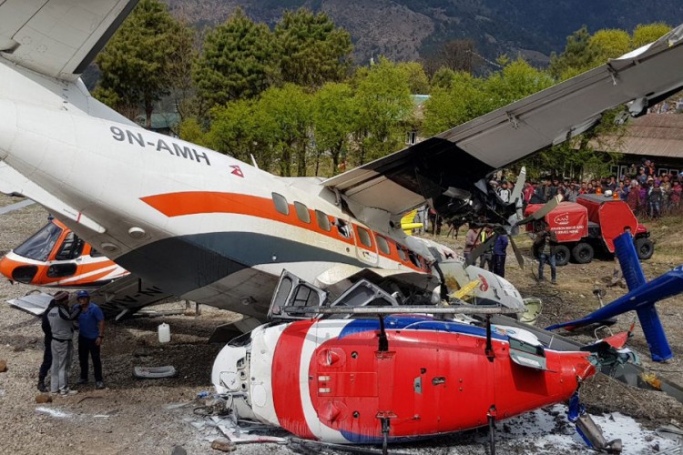 Troje mrtvih u sudaru aviona i helikoptera