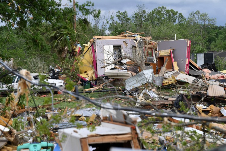 Tornado u Teksasu oborio drvo, stradalo dvoje djece