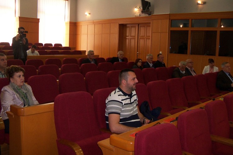 Nije bilo kvoruma, odbornici viđeni u hodniku