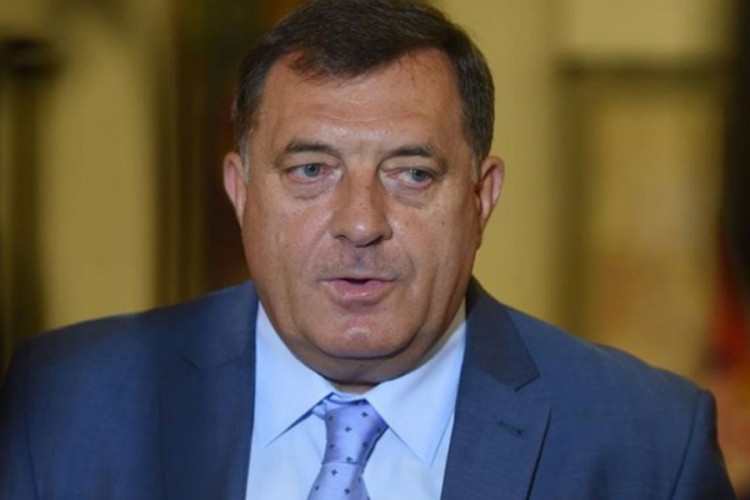 Dodik počastvovan prisustvom na slavi kod srpskog patrijarha