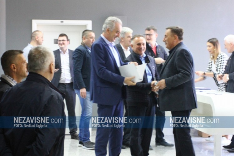 Šarović izlazi iz trke za lidera SDS-a?
