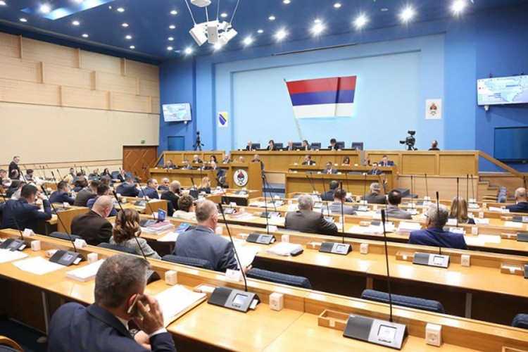 NS RS razmotrila Zakon o oružju i municiji