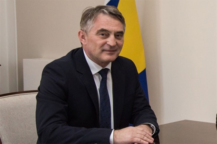 Komšić čestitao Vaskrs