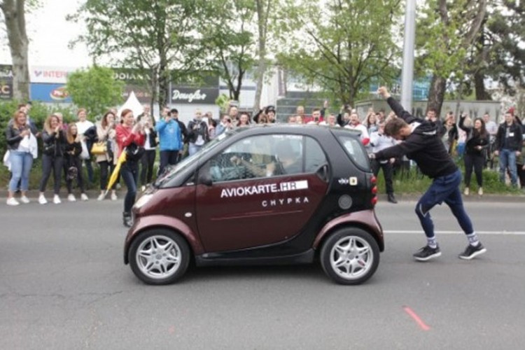 Zagrepčanin pregurao automobil 85 kilometara