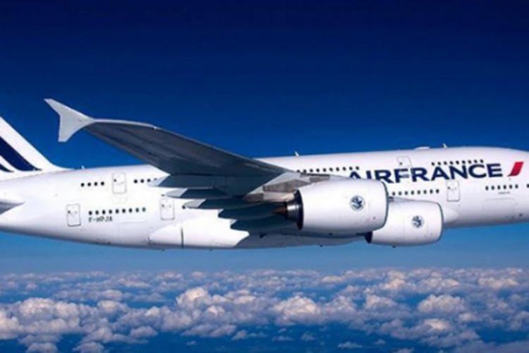Hirurg iz Zenice operisao putnika u avionu