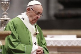 Grupa sveštenika traži da se papa proglasi jeretikom