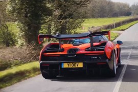 McLaren Senna na Donigton Park stazi kao omaž Airtonu Seni