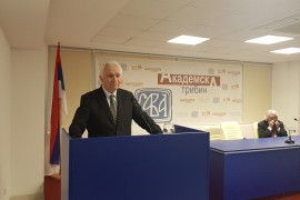 Krajišnik na tribini u "Srpskoj kući" u Podgorici, uključio se i ...