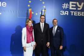 Fabrici na srpskom: Živjela Evropa, živjela Srbija