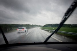 Vremenske neprilike usporile saobraćaj, gužve na pojedinim graničnim ...