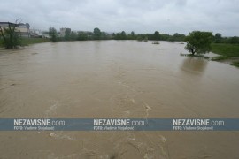 Mještani Česme: Ako voda probije nasip postaćemo jezero
