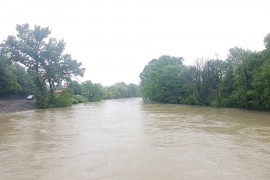 Una raste, poplavljeno desetak kuća