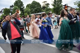 Maturanti "Tehnološke škole" pjesmom ispratili srednjoškolske dane