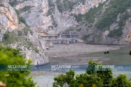 10 tona smeća ispred HE Bočac