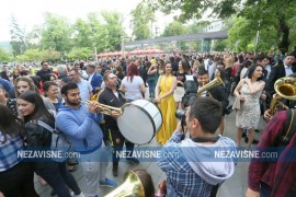 Maturanti tri škole uljepšali centar Banjaluke