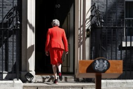 DW: Mej odlazi, haos sa Brexitom se nastavlja
