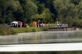 Prevrnuo se brod na Rajni: Troje nastradalo, traga se za djetetom