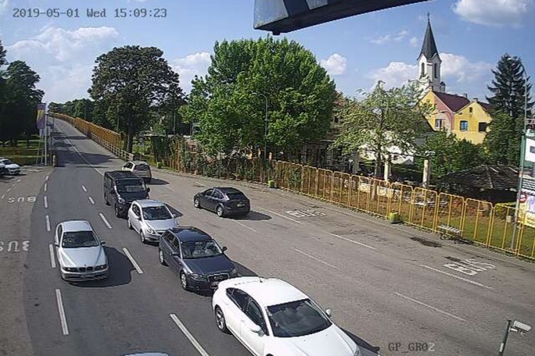 Gužve na prelazima Gradiška, Donja Gradina i Doljani