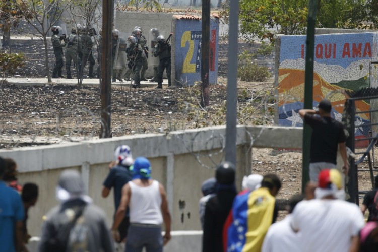Venecuela: Na ulicama ponovo Gvaidove i Madurove pristalice
