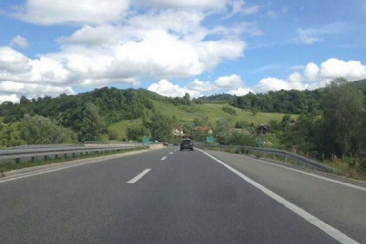 Slab do umjeren intenzitet saobraćaja