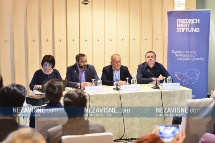 Građani više vjeruju vjerskim institucijama nego novinarima