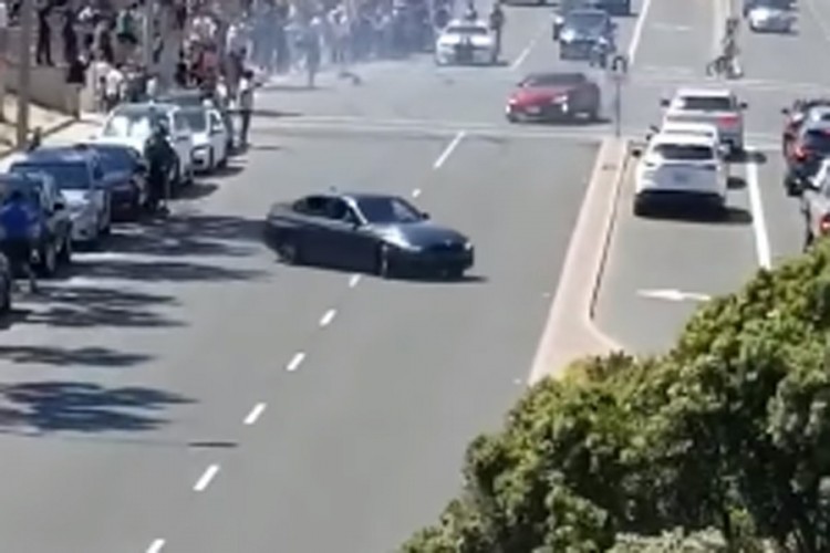 Pokušao driftati pa se obrukao