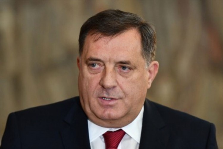 Dodik: 9. maj najsvjetliji datum u istoriji čovječanstva